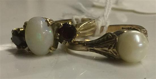 Pearl & garnet ring, 9ct gold setting & a 9ct gold & pearl ring